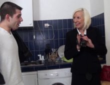Fan de Cougars ? Charly est une bonne mature amatrice de jeunes bites vigoureuses