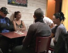Notre équipe de tournage baise Stéphanie devant les yeux médusées de sa famille ! (épisode 2 sur 2)
