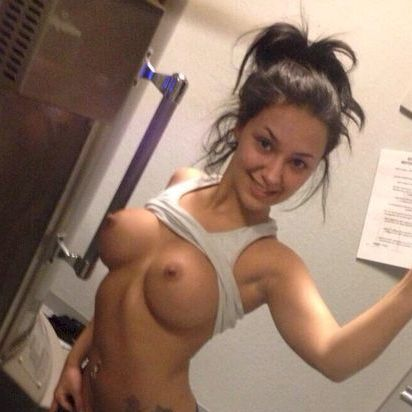 Je suis hôtesse de l’air et je veux me faire bien baiser
