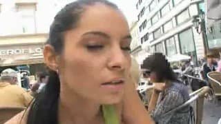 Elle adore se faire s’hexiber et se faire baiser en public