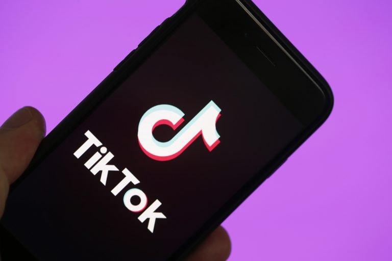 Qu’est-ce qu’un comptable Tiktok?  Le terme d’argot pour le créateur de contenu pour adultes devient viral