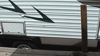 Un vieux dans la caravane !